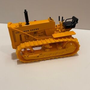 Ertl John Deere 430 Crawler, 1/16 scale.